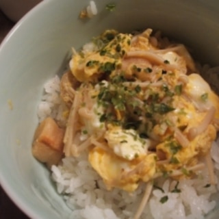 麩の卵とじ丼